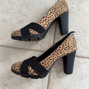 Anne Klein Black and Tan Leopard Heels